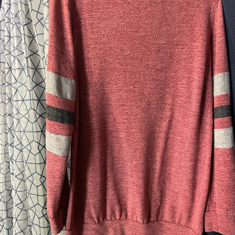 Crew neck pink and gray sweater